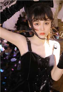 优质媚眼如丝的暗黑系二次元美女妩媚性感人体摄影艺术相册