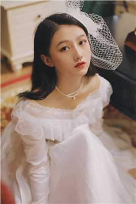 最新充满复古风的蕾丝美女又纯又媚红唇性感艺术集图集