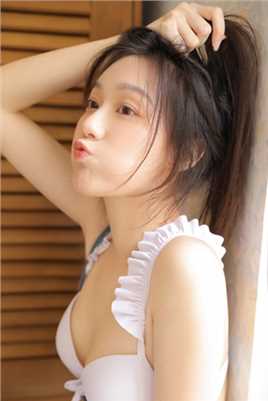 最全90后性感mm吊钟八字奶傲人事业线人体艺术摄影图相册