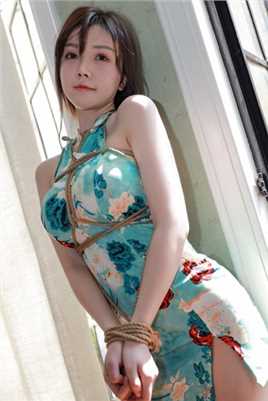 精选闺房性感旗袍美少女糯美子Mini捆绑诱惑人体欣赏图册