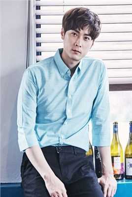 优质童颜依旧的韩国摇滚组合Buzz主唱闵京勋时尚相册