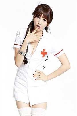精选胸器外露的韩国宅男女神李恩慧护士装诱惑集图册