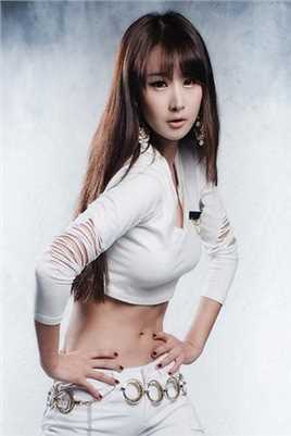 特别专辑漂亮韩国车模朴贤善细腰长腿错落有致好身材图片