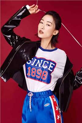 最全刘洛汐头戴鹿角圣诞装扮时尚魅力集壁纸