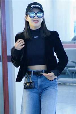 优质女星宋茜大秀蛮腰性感有型机场街拍相册