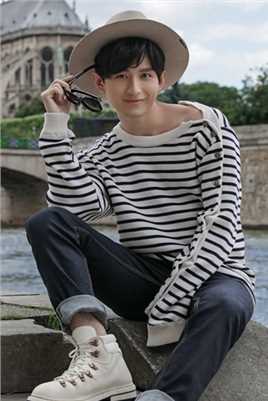 优质成毅浅色造型时尚帅气尽显儒雅气质图片