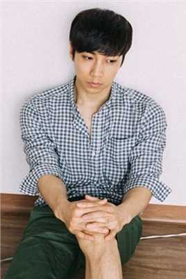 最新韩国舞者河辉东bntnews时尚杂志封面壁纸