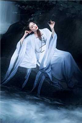 最新唯美伤感仙气飘飘古风古韵女子图片图集