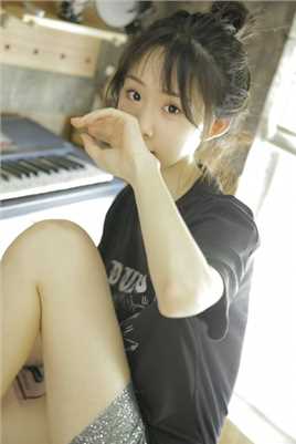 优质清纯丸子头皮肤美少女私房相册