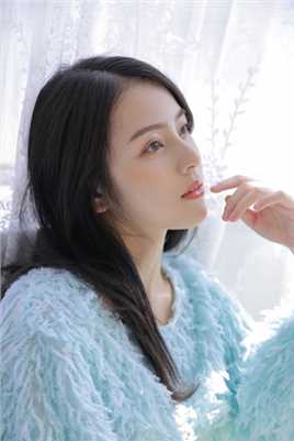 高清清纯养眼美人白皙诱人私房图集