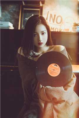 精选90后篮球宝贝王瑶萱迷人美臀特拍图册