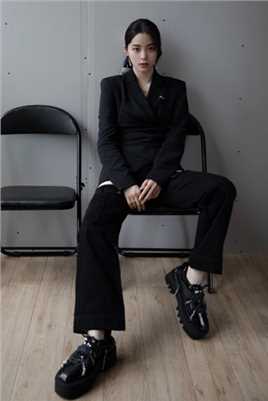 最全甜酷女孩欧阳娜娜时尚有范穿搭黑白相册