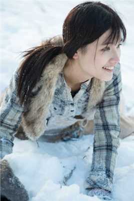 精选又纯又欲甜美女孩冬天雪地唯美高清图图册