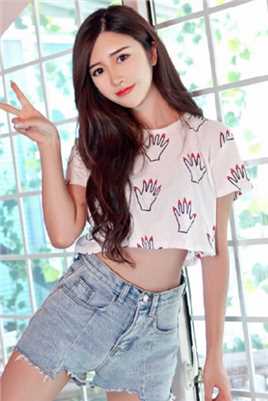 最新宅男女神牛仔裤大长腿居家壁纸