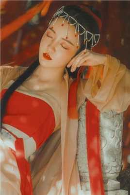 精选明艳动人的古装美女容貌俏丽身姿窈窕迷人集图册