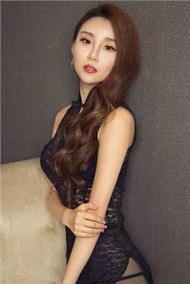 精选金发美女赵琳儿性感旗袍黑丝袜惑人体艺术图册