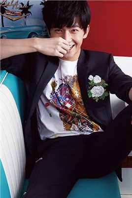 高清杨洋快餐店里品尝美食不亦乐乎时尚图集