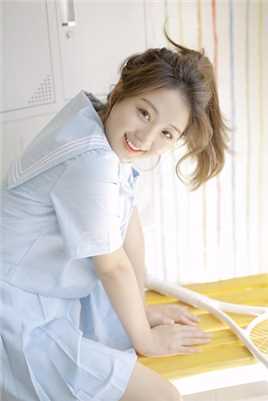 最新高马尾美少女清纯俏皮蓝色水手服白丝图集