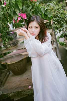 甜美邻家女孩透明薄纱裙子户外小清新艺术照