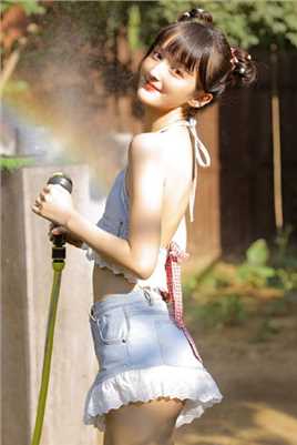 高清哪吒头骨感甜美女孩诱惑比基尼酥胸大长腿热图图集