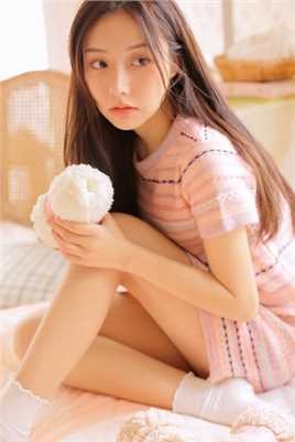 最新宅男女神闺房针织裙玉腿私房图集