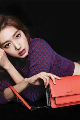 韩国美女朴信惠包包代言优雅气质时尚