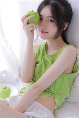 最新青苹果味邻家女孩清纯马尾细腰好身材私房照图集