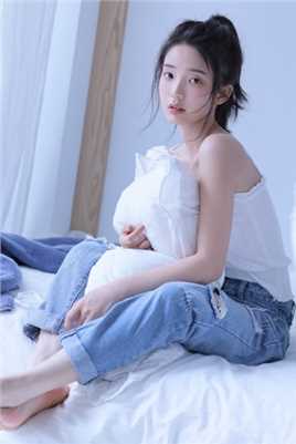 高清清透肌肤清纯校花诱人小吊带销魂图片图集