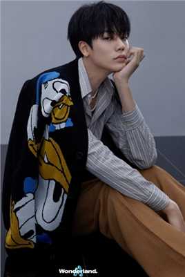 特别专辑林彦俊日常休闲穿搭时尚杂志拍摄集图片