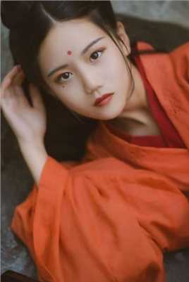 优质恬静的红衣古装小美女眉心红点温婉艺术照相册