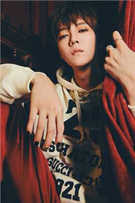 最全鹿晗复古黑色指甲油时尚杂志大片图片壁纸