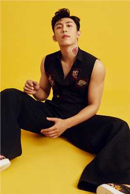 特别专辑黄景瑜时尚杂志大秀性感肌肉身材套图图片