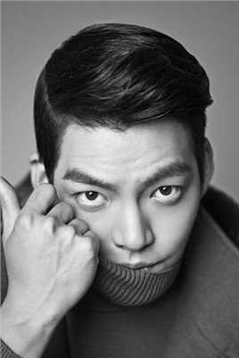 特别专辑冷傲帅哥金宇彬最新时尚大片