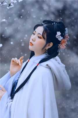 精选古装美女冬日雪地图册