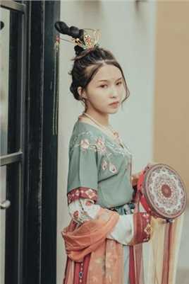 精选古韵敦煌美女户外街拍图册