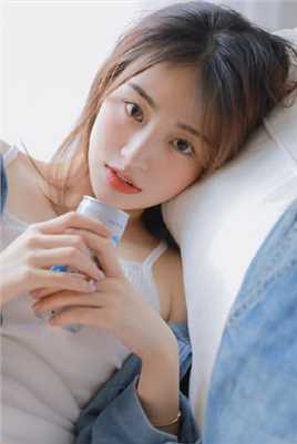 优质元气美女白色袜子性感图片