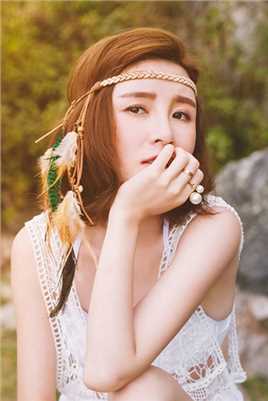 高清短发美女云南大理时尚街拍图片图集