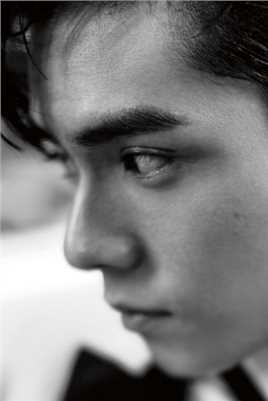 高清胡一天西装时尚杂志封面图片图集