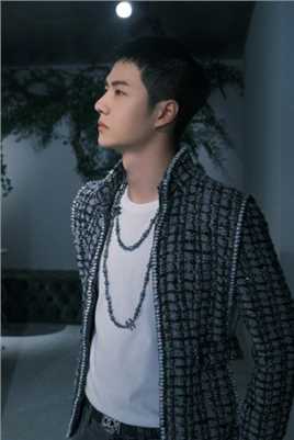 王一博香奈儿套装时尚图片