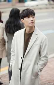 精选张艺兴(LAY，レイ)在《闭嘴！爱吧》韩彬中的图册