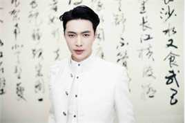 张艺兴(LAY，レイ)向上向善好青年图册