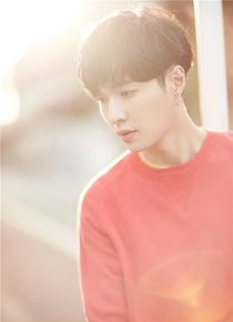 张艺兴(LAY，レイ)最新街拍壁纸