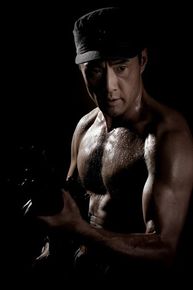 最新于荣光(Ringo YU)在2008年《狼毒花》饰演常敬斋中的壁纸