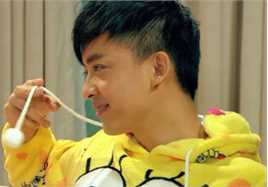 李佳航(Jean Lee)在《爱情公寓4》饰 张伟中的