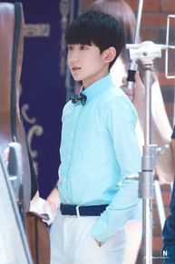 王源(Roy)代言OPPO R9素颜照相册