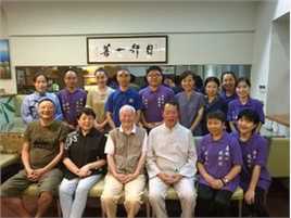 傅冲(Sasa)与亲友合影2前后照片